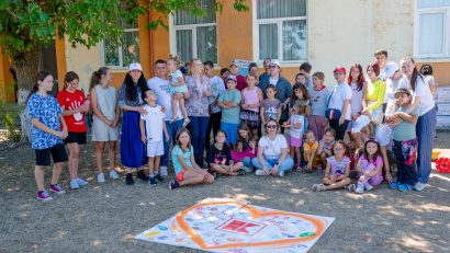 TULCEA: 75 de elevi din localitățile izolate din Delta Dunării au început anul școlar echipați cu rechizite și materiale educaționale