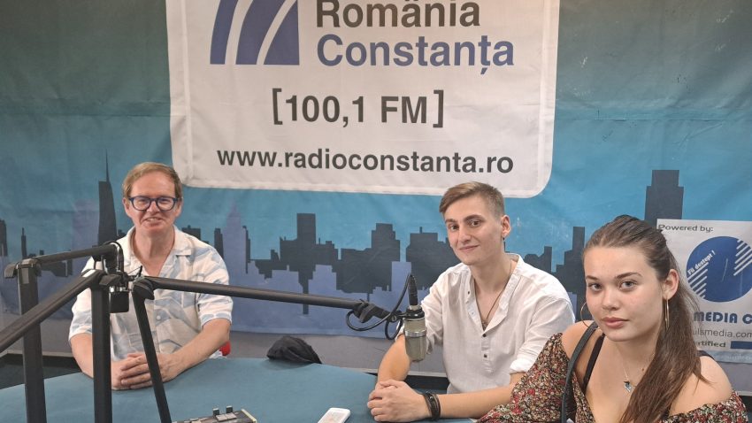 Trupa de teatru AICI ne invită la la noua sa premieră: „Flautul fermecat”