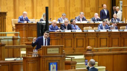AUR anunţă că va ataca la CCR patru legi adoptate prin angajarea răspunderii de Guvernul Bolojan