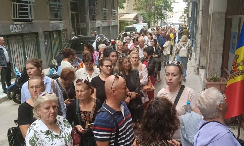 Alegeri parlamentare în R. Moldova: Peste 35% dintre cetățeni s-au prezentat la urne până la ora 15.00