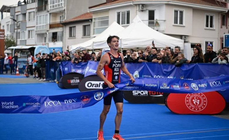Atletul Carol Popa este campion balcanic de seniori la triatlon