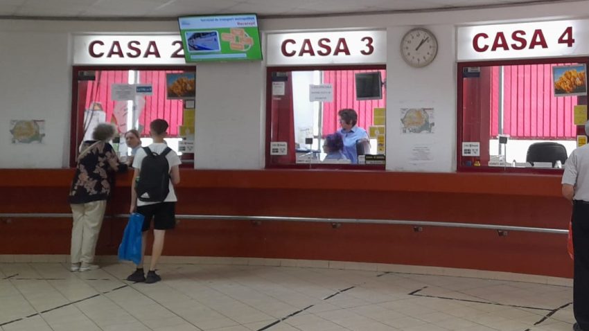 Studenții posesori de CEI, obligați să prezinte adeverință privind domiciliul pentru bilete de tren reduse