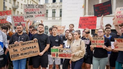 Anul universitar începe cu festivități de deschidere și proteste ale studenților