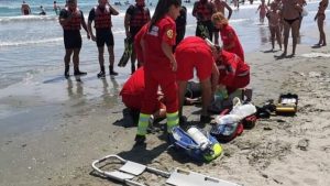 MANGALIA: Bărbat scos inconștient din mare de salvamari