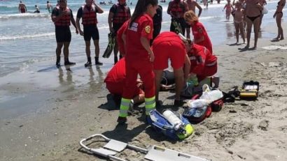 EFORIE: Persoană scoasă inconștientă din mare