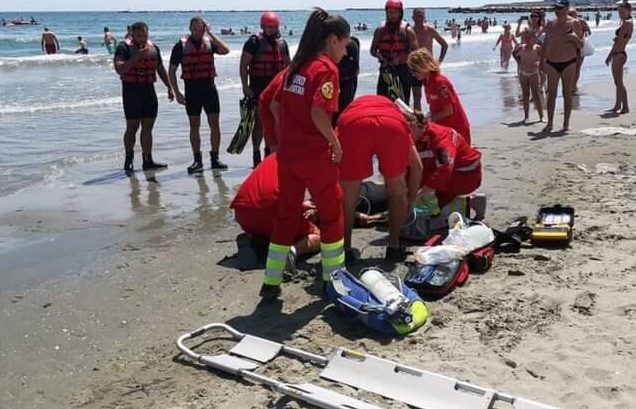 Persoane în pericol de înec la Mamaia și Vama Veche
