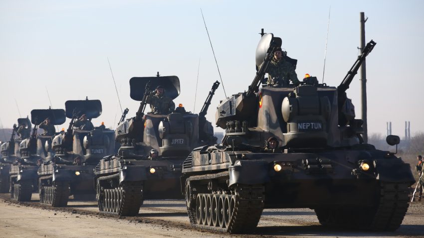 Tehnică militară NATO pe șoselele României: Pregătiri pentru exercițiul DACIAN FALL 2025