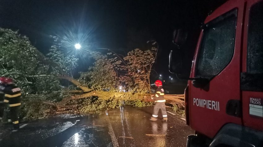 COD ROȘU de vreme rea în județul CONSTANȚA. Intervenții ale pompierilor