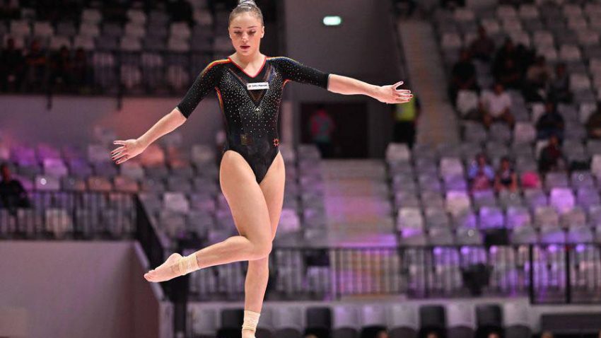 Gimnasta Sabrina Maneca-Voinea, locul 4 în finala de la sol, la Campionatele Mondiale de la Jakarta