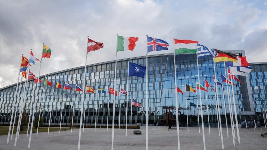 La sediul central NATO de la Bruxelles are loc Consiliul Nord-Atlantic