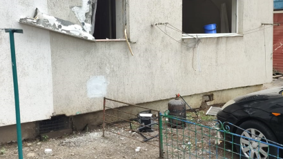 MURFATLAR: Explozie la un bloc de garsoniere. Un bărbat a fost rănit