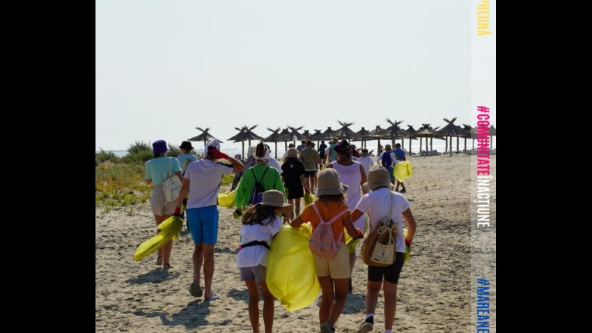 TULCEA: Acţiune de ecologizare a plajei din Sulina, de Ziua internaţională a Mării Negre