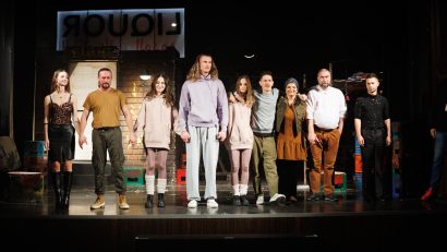 AUDIO | „Suburbia”, un spectacol tulburător pentru tineri, pe scena Teatrului „Căluțul de Mare” din Constanța