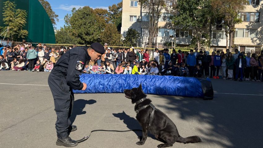 CONSTANȚA: Exercițiu de simulare a unui cutremur la Școala Gimnazială nr. 3 „Ciprian Porumbescu”