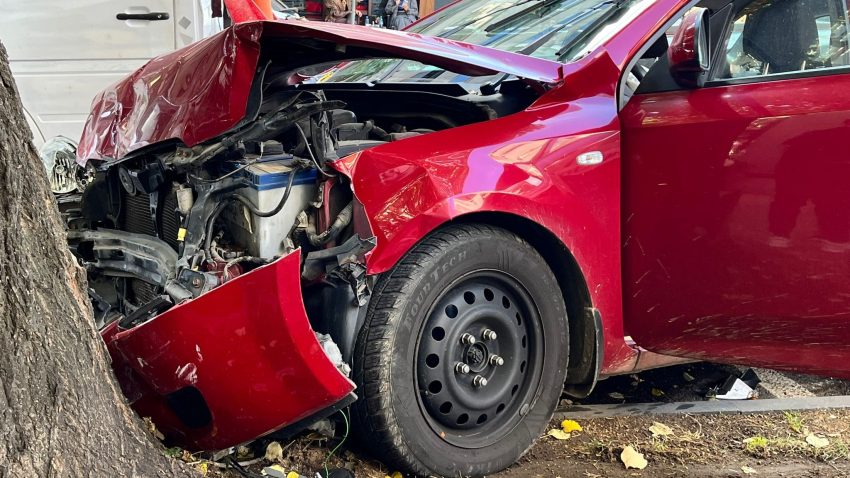CONSTANȚA: Accident între două autoturisme la intersecția pe b-dul Tomis