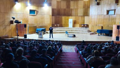 Istoricul Adrian Cioroianu le-a vorbit liceenilor de la Colegiul Național “Regina Maria” din Constanța