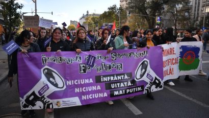 Mii de participanţi la marşul „Împreună pentru siguranţa femeilor” din Capitală