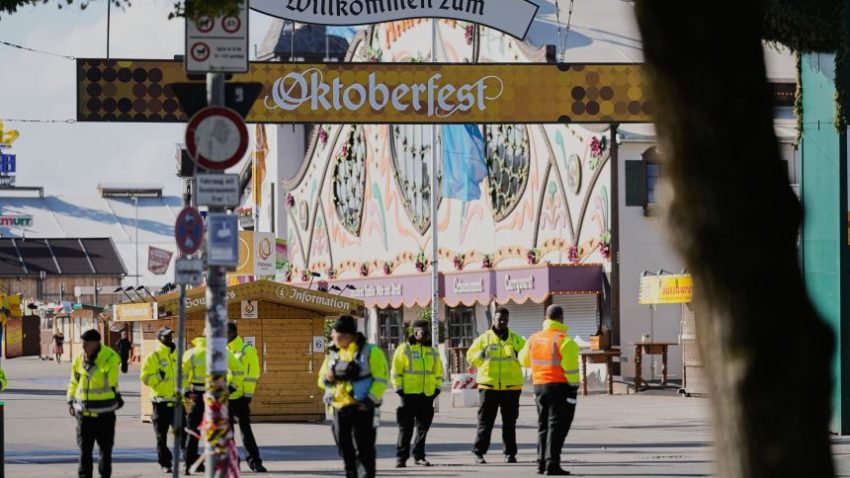 GERMANIA: Celebrul festival al berii Oktoberfest din München, închis temporar după o ameninţare cu bombă