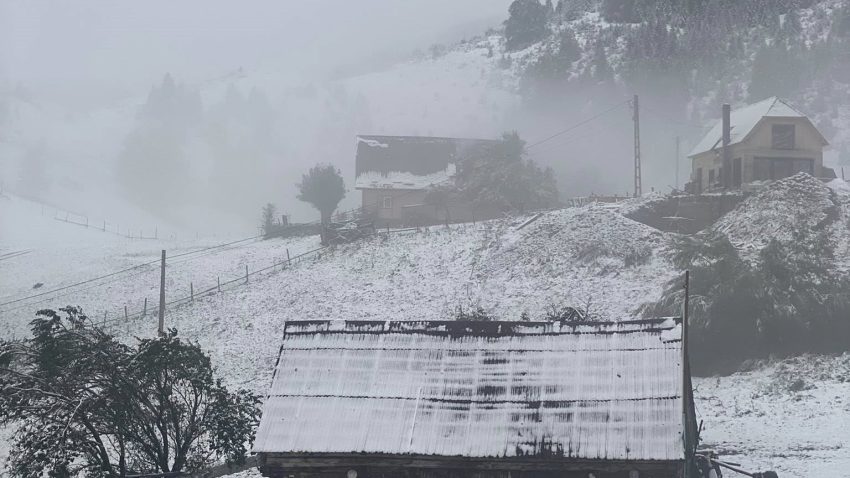 Trei zile fără curent în localități din județul Brașov. Situația, semnalată de jurnalistul Charlie Ottley