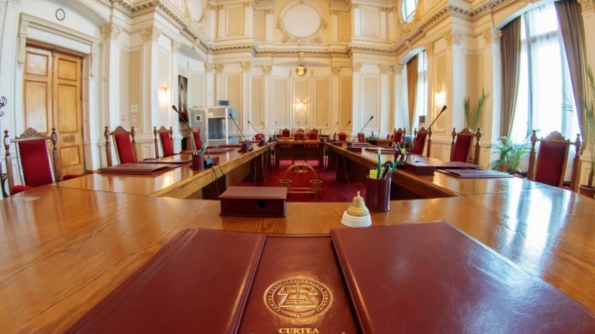 Curtea Constituțională dezbate pe 5 noiembrie sesizarea pe legea privind plata pensiilor private