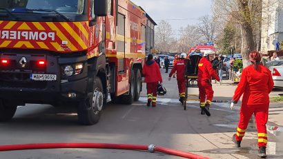 TULCEA: Incendiu la o garsonieră la etajul al nouălea al unui bloc