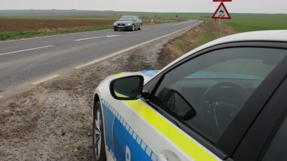 TULCEA: Trei minori bănuiţi că au sustras o maşină dintr-o benzinărie, identificați de polițiști
