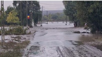 Localitatea constănțeană Siliștea, izolată de ape. Circulația pe DN 2A, închisă