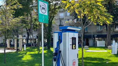 CONSTANȚA: Stațiile de încărcare pentru vehiculele electrice au devenit funcționale
