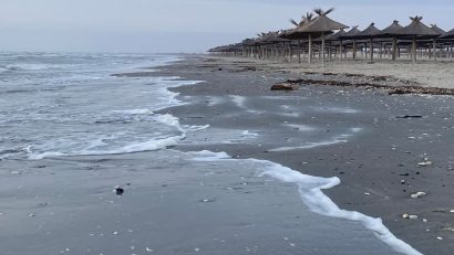 Vreme mohorâtă, dar caldă, în Dobrogea și pe litoral