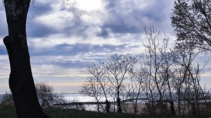 Vreme caldă pentru această perioadă, în Dobrogea și pe litoral, dar ploioasă