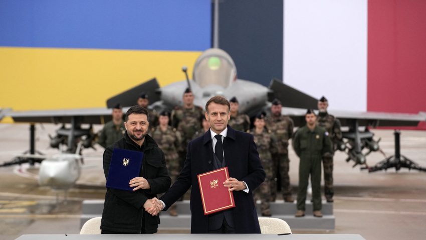 Preşedinţii Franței și Ucrainei au semnat un acord „istoric” în domeniul armamentului