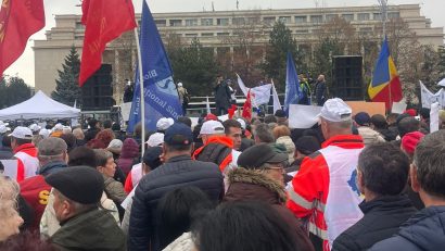 Miting de protest în Piaţa Victoriei din București împotriva scăderii puterii de cumpărare