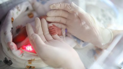 Ziua Mondială a Prematurității: Salvați Copiii România anunță programul pilot de monitorizare după externare pentru copiii născuți prematur
