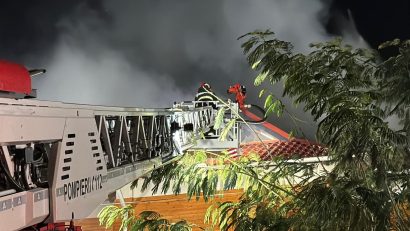 TULCEA: Pensiune turistică din Mahmudia, cuprinsă de flăcări. Aproape 50 de turiști și angajați, evacuați