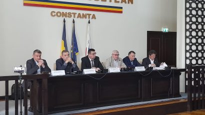 CONSTANȚA: Întâlnire la Prefectură pe tema dreptului de proprietate asupra domeniului public în zona costieră