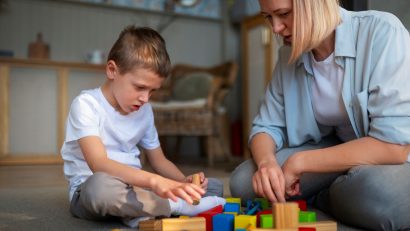AUDIO | TULCEA: Mai multe ședințe de terapie decontate pentru persoanele cu autism