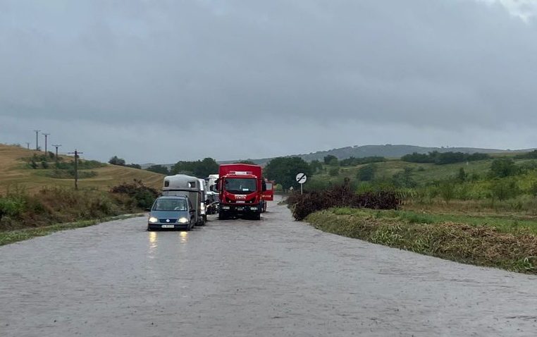 COD GALBEN de inundații pe râuri din 17 județe, inclusiv din Dobrogea