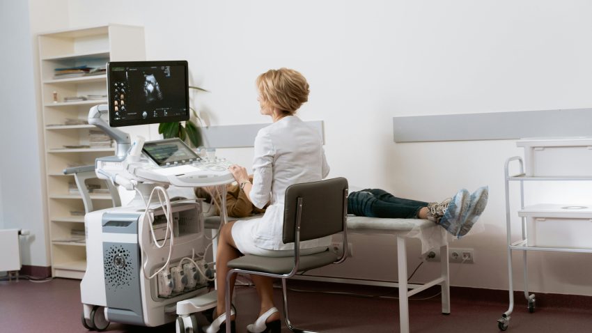 AUDIO | Toate gravidele beneficiază gratuit de consultații, analize și investigații medicale