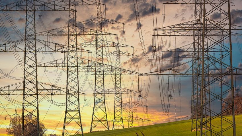 AEI: România are a 21-a cea mai scumpă energie electrică pentru populație din lume