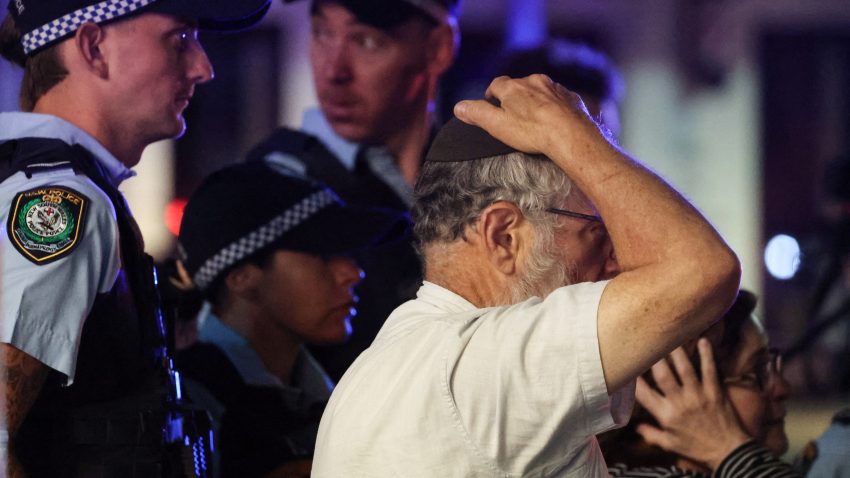 AUSTRALIA: Comunitatea internațională condamnă atacul antisemit de pe plaja Bondi