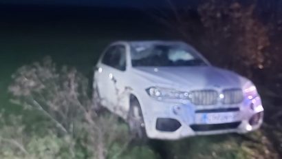 Județul CONSTANȚA: Doi bărbați au ajuns la spital, după ce s-au răsturnat cu mașina