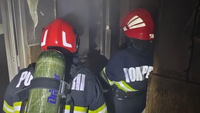 TULCEA: Apartament cuprins de flăcări în localitatea Niculițel