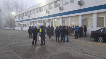 A treia zi de protest la CT Bus. Discuțiile continuă, nemulțumirile angajaților persistă