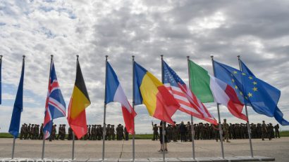 UPDATE / Premierul României și ministrul german al Apărării, la Baza 57 Aeriană Mihail Kogălniceanu