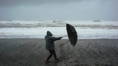 Precipitații mixte și vânt puternic în Dobrogea și pe litoral