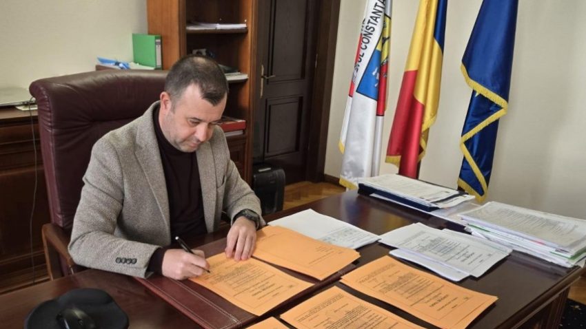 CONSTANȚA: Au fost semnate licențele pentru noul Program de Transport Județean