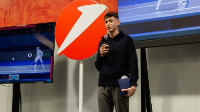 Sabrerul Vlad Covaliu este cel mai bun sportiv al anului la Federaţia Română de Scrimă