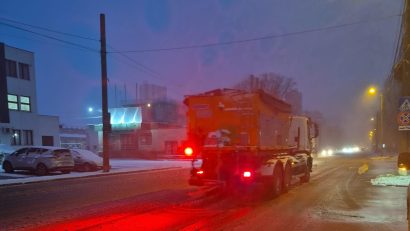 CONSTANȚA: Utilajele de deszăpezire acționează la nivelul orașului