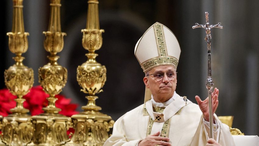 Papa Leon a încheiat Anul Sfânt Catolic prin închiderea solemnă a Uşilor Sfinte de la Vatican