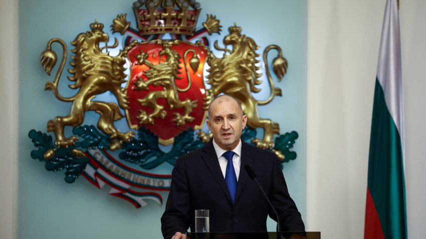 Președintele Bulgariei, Rumen Radev, demisionează